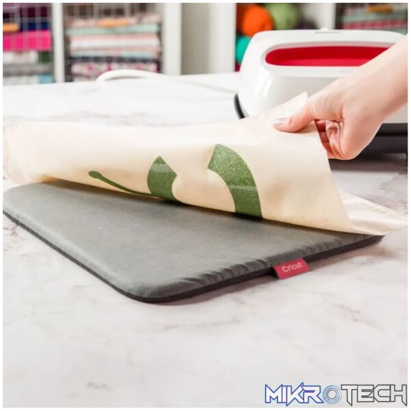 2006053 Cricut EasyPress Mat (30x30cm); Protect your surface area and achieve flawless iron-on applications - Image 3